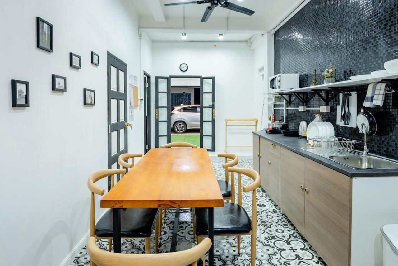 Mein Haus B @Bangpo Банкок Екстериор снимка